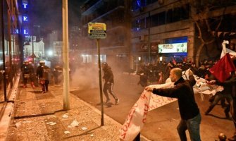 Sukobi policije i demonstranata izbili su u Atini zbog željezničke nesreće