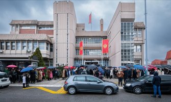 U Podgorici održan protest zaposlenih u sudu i tužilaštvu