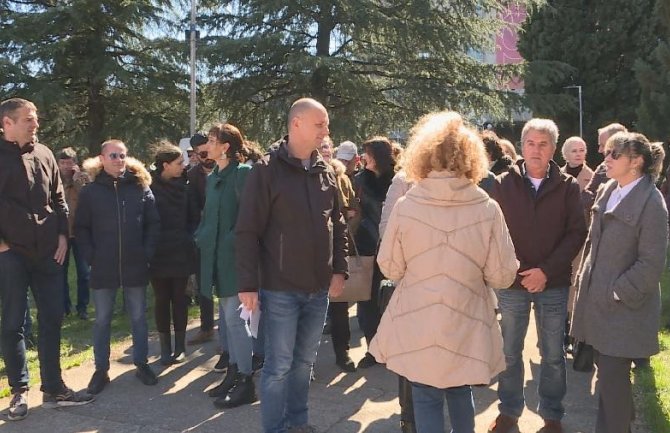 Protest dijela radnika: Zarade nijesu uvećane jedino u RTCG