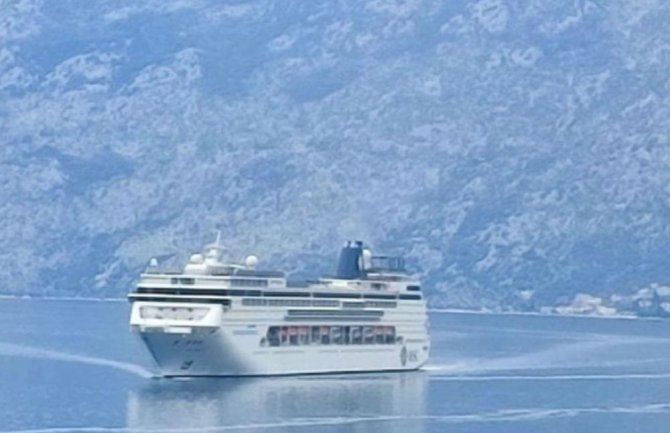 Kruzer MSC “Armonia” uplovio u Kotor