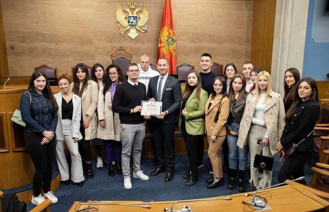 Crnogorski parlament otvoren za sve vidove saradnje sa mladima