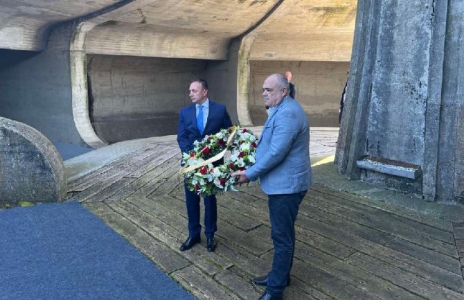 Predstavnici Vlade u Memorijalnom centru Jasenovac