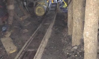 Pola godine bez struje, jama potpuno potopljena