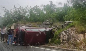 Udes na putu Podgorica-Cetinje: Ima povrijeđenih