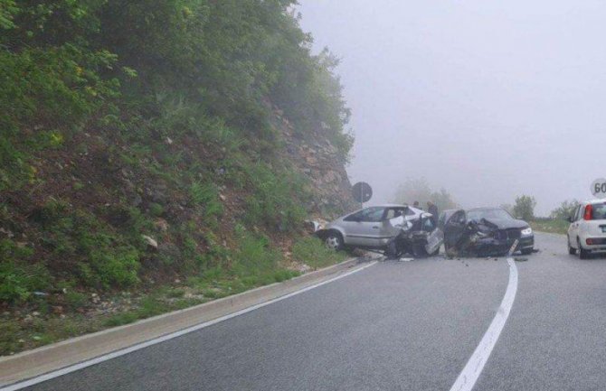 Udes na Obzovici, saobraćaj se odvija jednom kolovoznom trakom