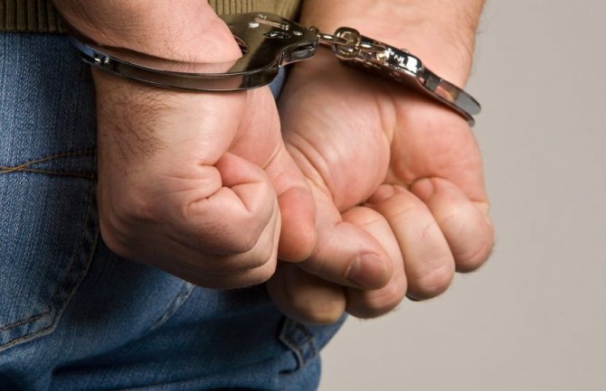Uhapšen vozač kod kojeg je navodno pronađena marihuana: Odbio da se podvrgne ispitivanju i analizi?