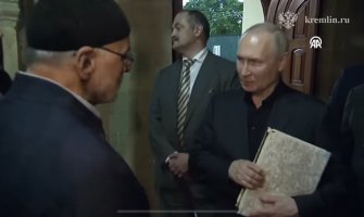 Putin: Kuran je svet za muslimane, a trebao bi biti i za druge