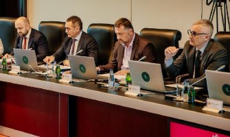 U infrastrukturu uložiti 1,6 milijardi, državni dug smanjiti