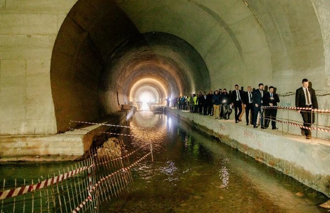 Rok za završetak puta Jezerine - Lubnice probijen peti put, građani plaćaju milione zbog kašnjenja