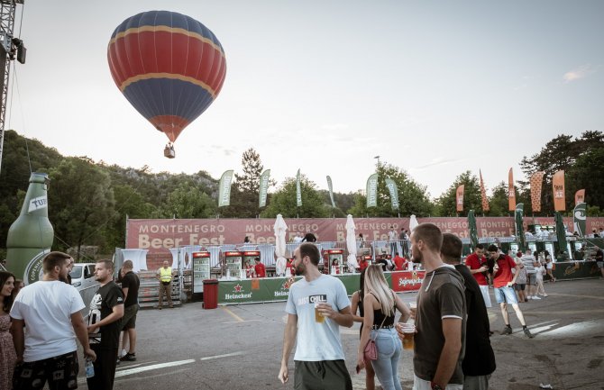 Sjajna atmosfera i nezaboravni nastupi obilježili prvu noć Montenegro Beer Fest-a!