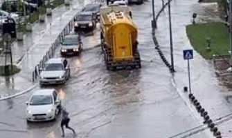 Nevrijeme sa gradom pogodilo Beograd