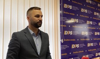 Muratović: Demokrate i URA privjesci i marionete DF-a, kada treba izabrati između principa i šačice vlasti oni biraju ovo drugo