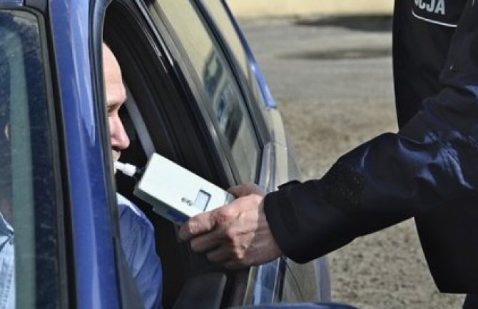 Uhapšeni Plavljani: Vozili pijani i izazvali saobraćajnu nezgodu