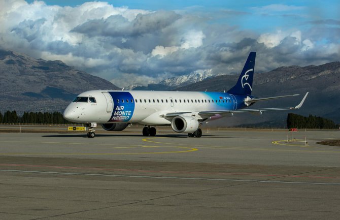 Air Montenegro: Udar ptice razlog kašnjenja aviona