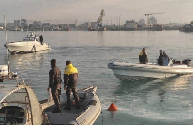 Šverc droge na Jadranu: Pokušali da zapale brod i pobjegnu