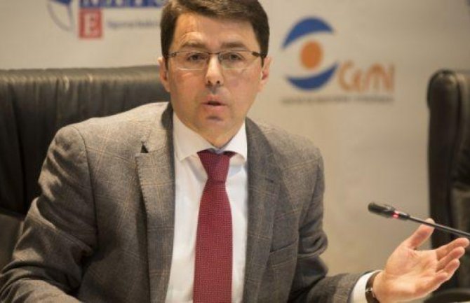 Radulović: Vučićeva opsesija je Crna Gora, krajnje manipulativno i vrlo smišljeno zapomaže za „kukalim srpstvom ugašenim“