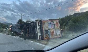 Prevrnuo se kamion kod Dromire, bez povrijeđenih