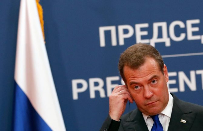 Medvedev: Za Ukrajinu neće imati ko da ratuje, svi bježe iz nje