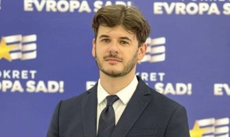 Čarapić: Pejak i Pejović su internet trolovi, neka puste Jelenu da sama izabere način na koji će da CG uvede u EU