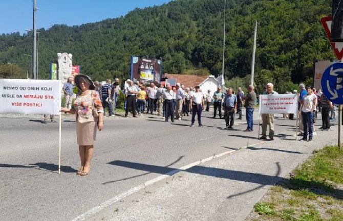 Protest penzionera u Bijelom Polju: Traže veće penzije