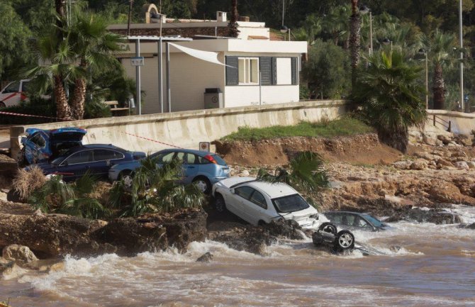 Dvije osobe poginule u stravičnoj oluji u Španiji