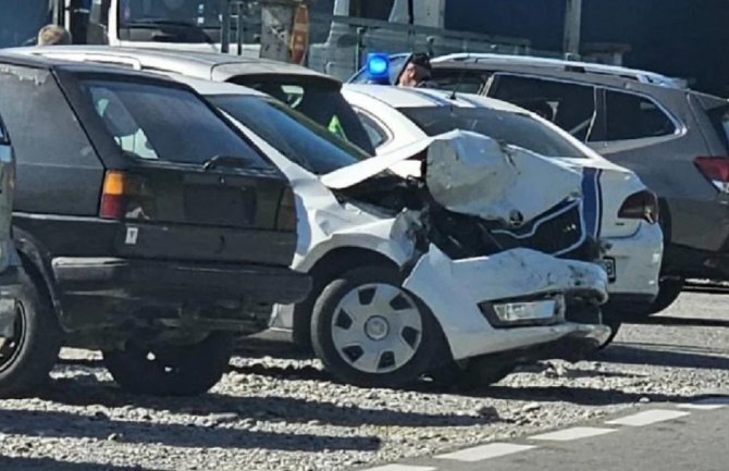 Saobraćajna nezgoda u Zeti, povrijeđena jedna osoba