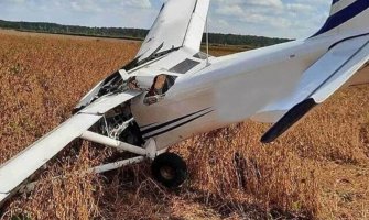 Hrvatska: Avion se srušio kod Vinkovaca, jedna osoba povrijeđena