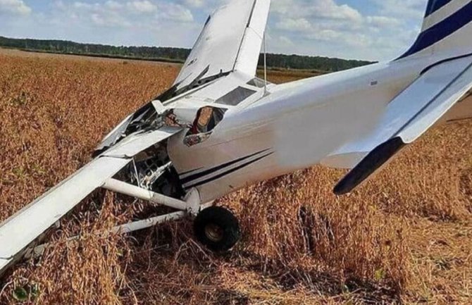 Hrvatska: Avion se srušio kod Vinkovaca, jedna osoba povrijeđena