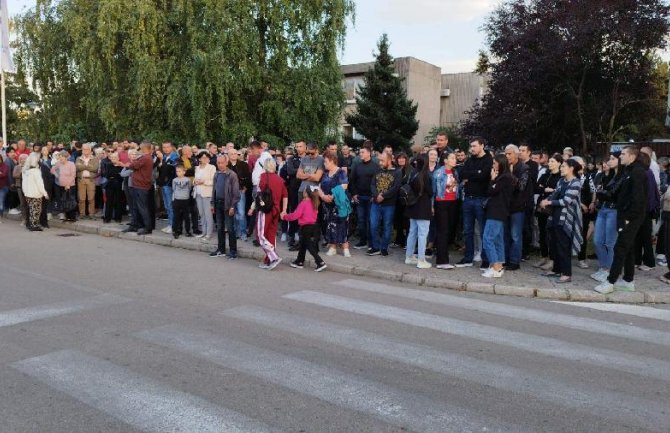 Blagojevići neće protestovati dok ne bude gotova obdukcija