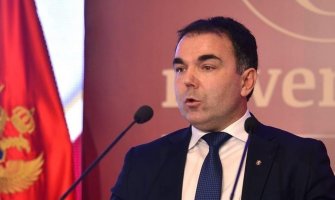 Đurašković Huteru: Podnesite inicijativu za preispitivanje povjerenja, pa da se prebrojimo