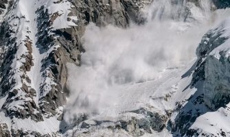 Dvoje planinara poginulo u lavinama na tibetskoj Šišapangmi