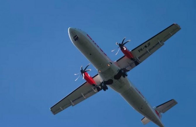 Avion sa državljanima Srbije sletio u Beograd, bombardovan aerodrom u Tel Avivu