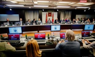 Zarade u državnom sektoru rastu, a produktivnost pada