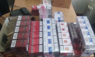 Nikšić: Uhapšene dvije osobe, oduzete 584 paklice cigareta bez akciznih markica