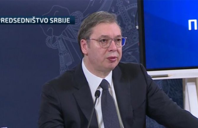 Bivši hrvatski ambasador: Vučić je u tragičnoj, bezizlaznoj situaciji