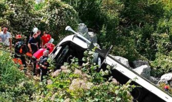 Istraga o padu autobusa u provaliju: Još čekaju nalaz vještaka