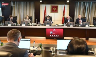 Trošili novac za masovna zapošljavanja: Bivša Abazovićeva vlada