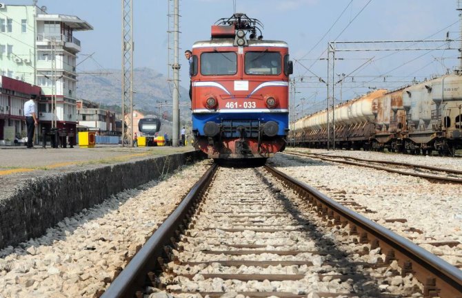 Nabavka novih vozova neće skoro