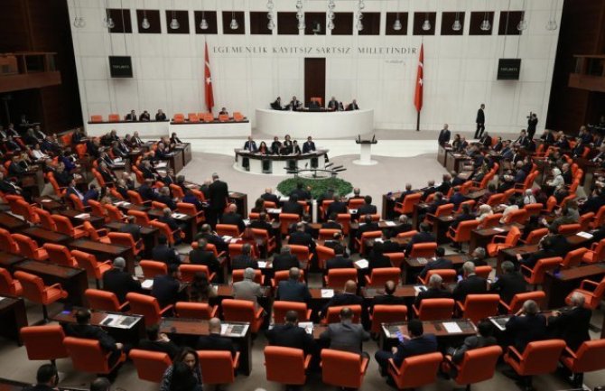 Turski parlament nakon višesatne debate odložio glasanje o ulasku Švedske u NATO
