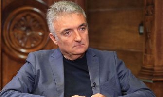 Vlahović: Varhelji kompromituje napore EU