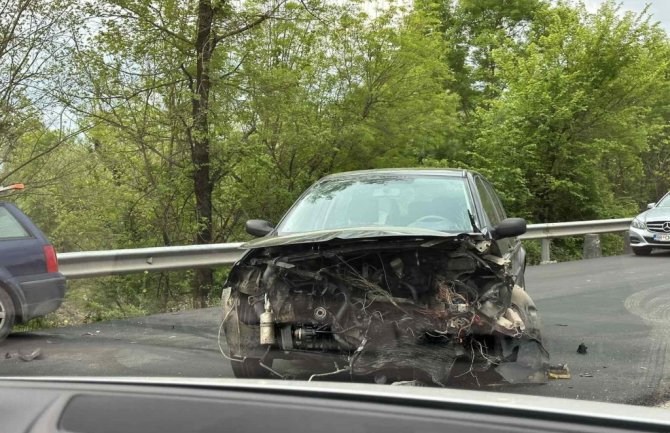 Za 24 sata 17 udesa: Povrijeđeno sedam osoba