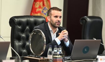 Spajić: Prijeti nam siva lista, razgovaraću sa Varheljijem