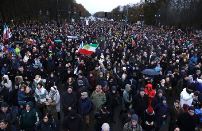 Hiljade ljudi na protestima u Berlinu protiv antisemitizma