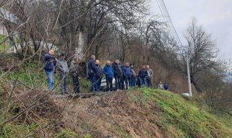 Mještani bjelopoljskog naselja apeluju: Zbog klizišta, godinu dana prolazimo kroz golgotu