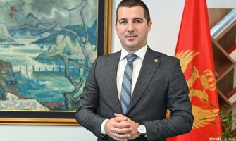 Bečić povodom smrti Šarkića: Crna Gora je jutros ostala nijema, riječi su suvišne