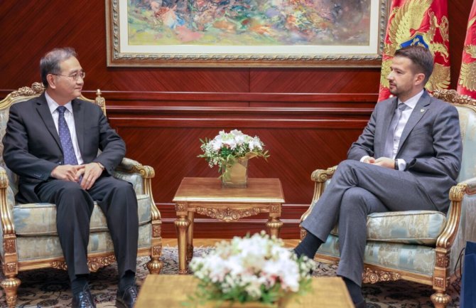 Milatović sa zamjenikom MVP Kine: Unaprijediti saradnju u oblasti turizma i infrastrukture