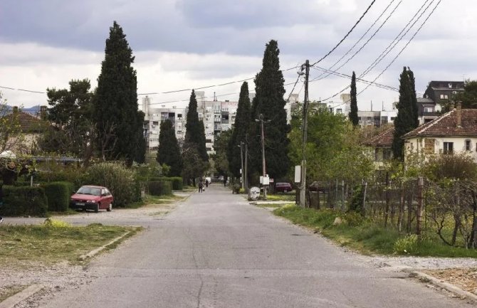 Udruženje Roditelji: Muškarac zastrašivao i pratio djecu