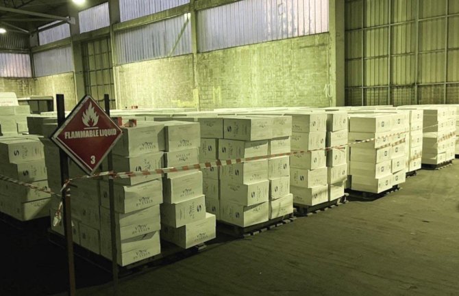 Velika zapljena u Luci Bar: Carinici spriječili krijumčarenje cigareta iz UAE, vrijednost preko 1,6 miliona eura