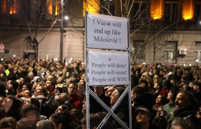 Počeo šesti protest u Beogradu, sedmoro političara štrajkuje glađu