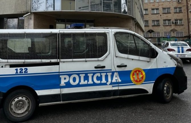 Policija htjela da ulazi u stanove bez naloga, pronašli opremu za paintball